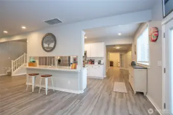Oversized breakfast bar offers plenty of space for everyone