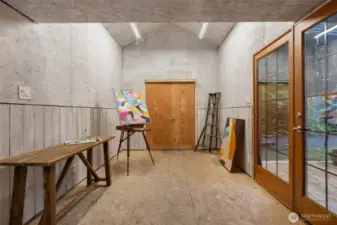 Studio, Home Gym, Office, Workshop ...Versatility!