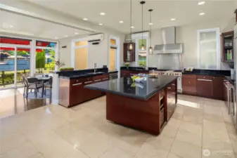 Extra large gourmet Kitchen