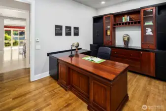 Main level office