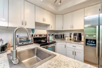 Kitchen (Fridge in picture has been replaced)