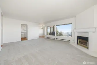 Spacious living room