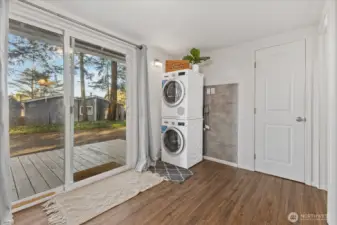 Washer and dryer stay