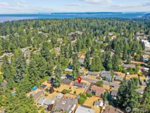 You're nearby to many amenities including the Edmonds waterfront.