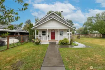 Welcome home! Remodeled 3 bd home on over .4 acre town lot in heart of Sumas