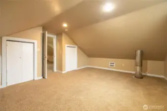 Great size upstairs bdrm