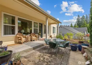 You will just love the low maintenance yard!