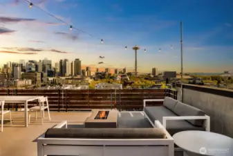 Step onto the rooftop and claim the city — from the Space Needle to the shimmering bay, this deck isn’t just an amenity, it’s a stage for sunsets, starlit gatherings, and quiet moments of awe.