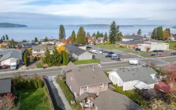 Walking distance to downtown Steilacoom and the Puget Sound