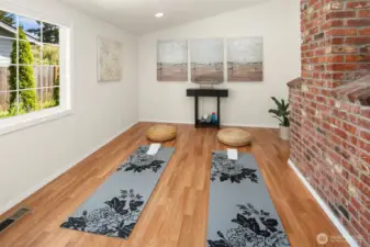 Flexible Room that could be workout room or office.