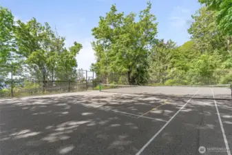 Tennis/Pickleball courts in Kinnear Park.