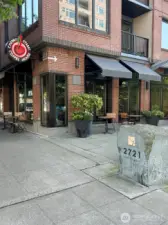 Coffee shop steps away!