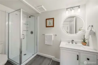 En-suite master bathroom