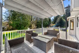 Newer Trex deck with plenty of room to entertain.
