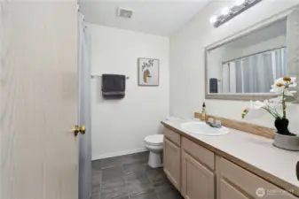 upstairs full bathroom