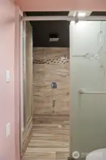 XXL Walkin Shower