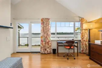 South Tower w/ more MT Views!