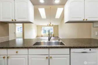 Open Kitchen to Family Room/Dining Room