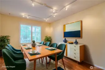 Formal Dining Virtually Staged