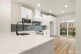 Photographs are for illustrative purposes only. Features, finishes, interior/exterior colors, landscaping and floorplan shown may vary from actual homes built