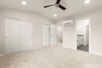 Photographs are for illustrative purposes only. Features, finishes, interior/exterior colors, landscaping and floorplan shown may vary from actual homes built