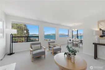 Yes, walls of windows with amazing views!