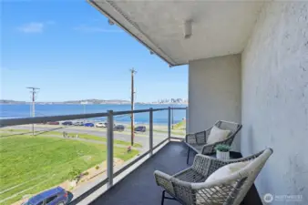 Your own private covered deck to soak in the views, amazing!