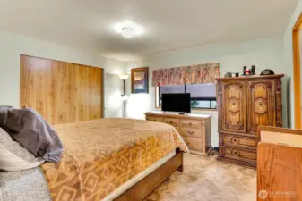 Guest Bedroom.
