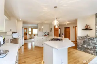 This chef's delight is perfect for everyday living and sophisticated entertaining.