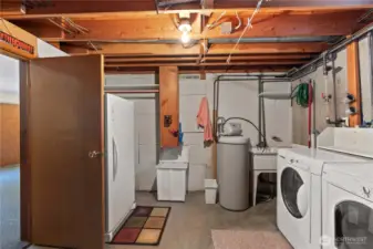 Lower level freezer included.