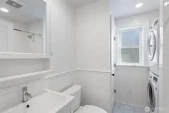 519 DADU: Main level full bathroom