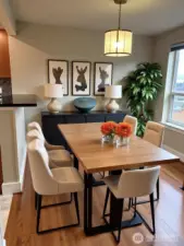 virtual staged dining room