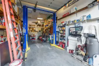 Mechanics Bay with Lift, Garage Wraps around entire lower level