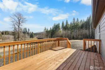 Imagine stepping out onto this deck every day with all these territorial views at your fingertips