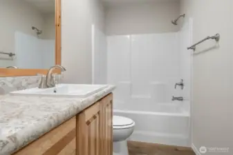 Not one but two full supporting bathrooms