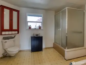 Large primary bath