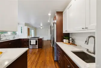 Yet another view of the kitchen!