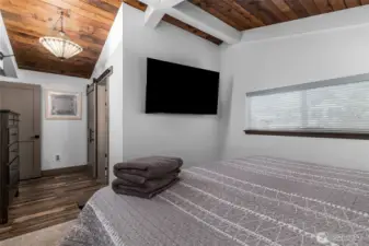 Primary suite