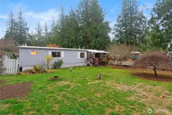 The largest lot in Forest Park!