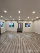 Open concept living, LED Lighting throughout, 10' Ceilings