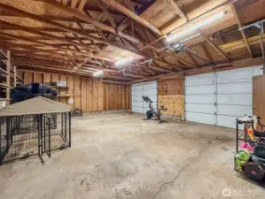 Garage / Shop