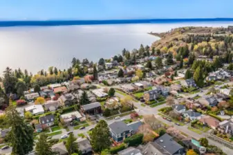 Looking NW, you can see this home is just two blocks from Magnolia Bluff and a few blocks from Discovery Park!