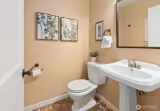 Main floor guest bath/powder room