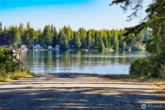 Another photo of the public boat launch nearby.