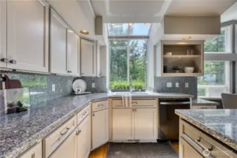 So many windows, so much light!