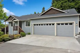 4 bedroom 3 car oversized garage. Built in 2015!