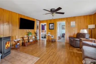 DADU living room with pellet stove