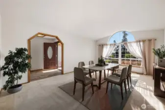 Virtually staged dining room