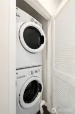 Washer and dryer on the 2nd floor w/the 2 bedrooms.