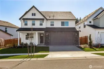 2822 D Elevation. Photos are of the actual home.